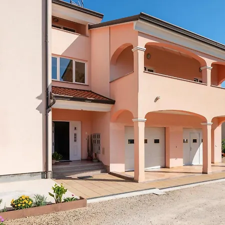 Awesome In With Kitchen * Rovinj